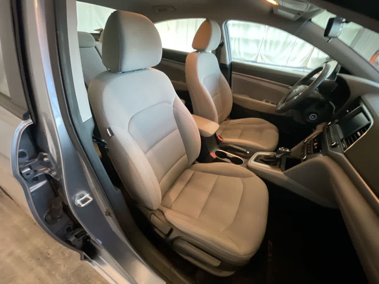 Thumbnail: 2017 Hyundai Elantra - 23