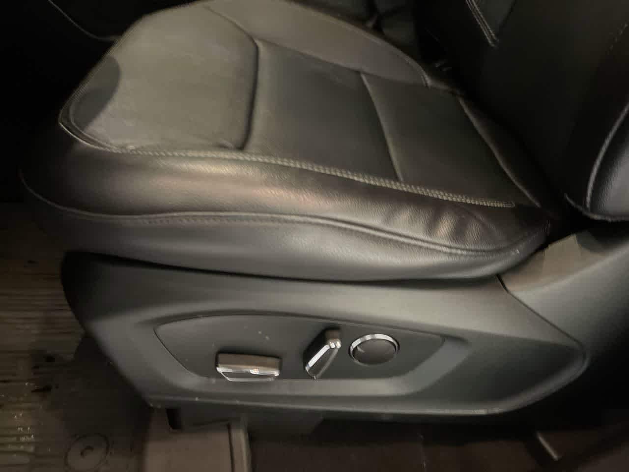 Thumbnail: 2020 Ford Explorer - 12