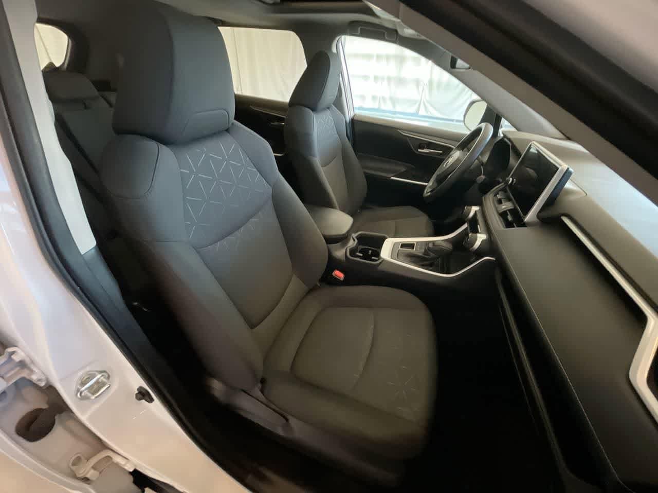 Thumbnail: 2024 Toyota RAV4 - 25