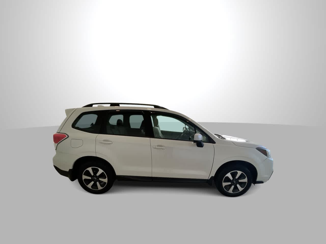 Thumbnail: 2017 Subaru Forester - 9
