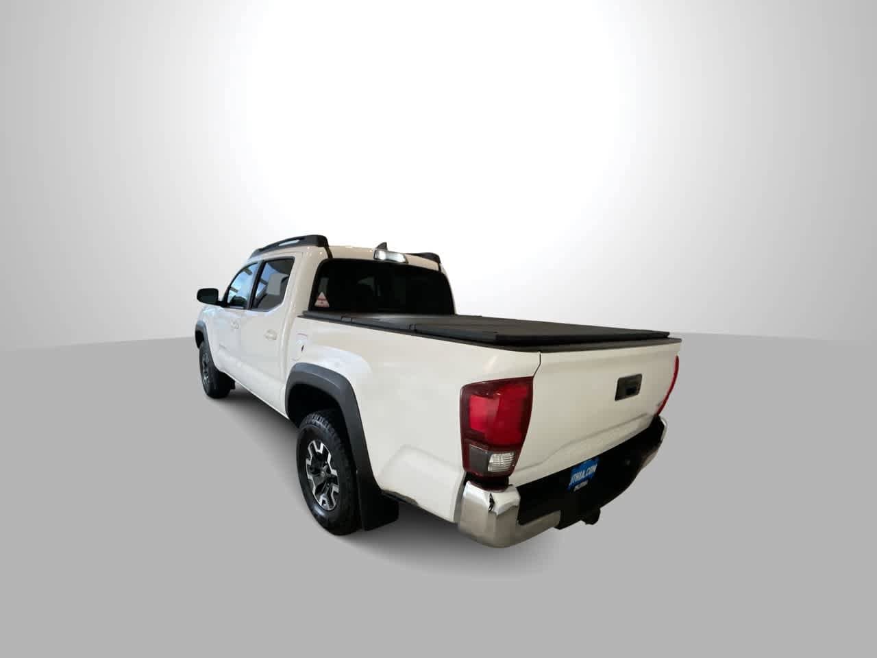 Thumbnail: 2018 Toyota Tacoma - 6