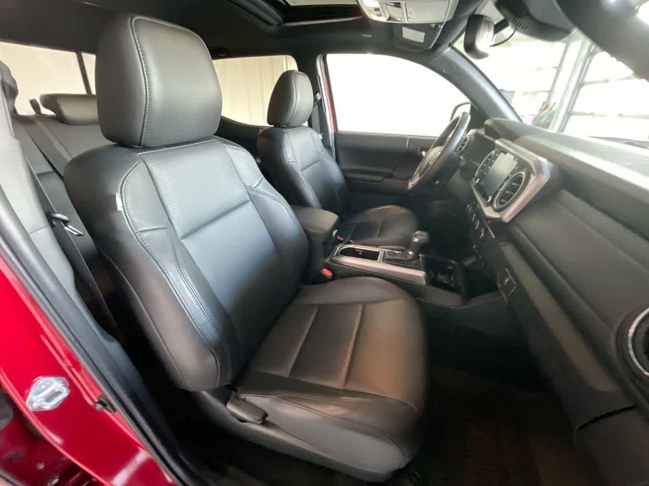 Thumbnail: 2022 Toyota Tacoma - 25