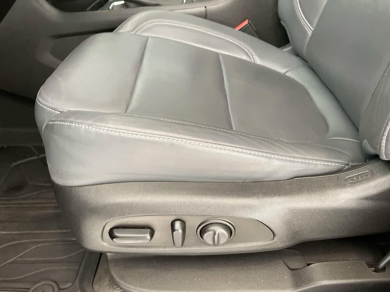 Thumbnail: 2020 Chevrolet Traverse - 12