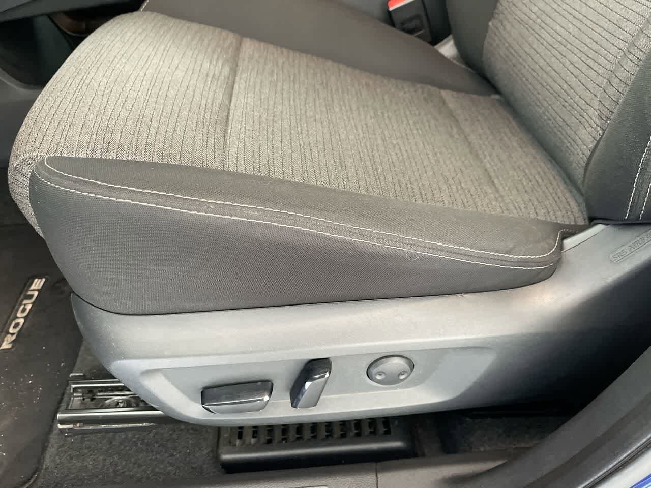 Thumbnail: 2022 Nissan Rogue - 12