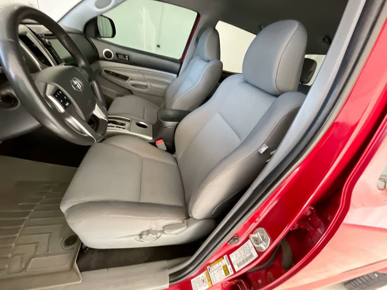 Thumbnail: 2013 Toyota Tacoma - 11