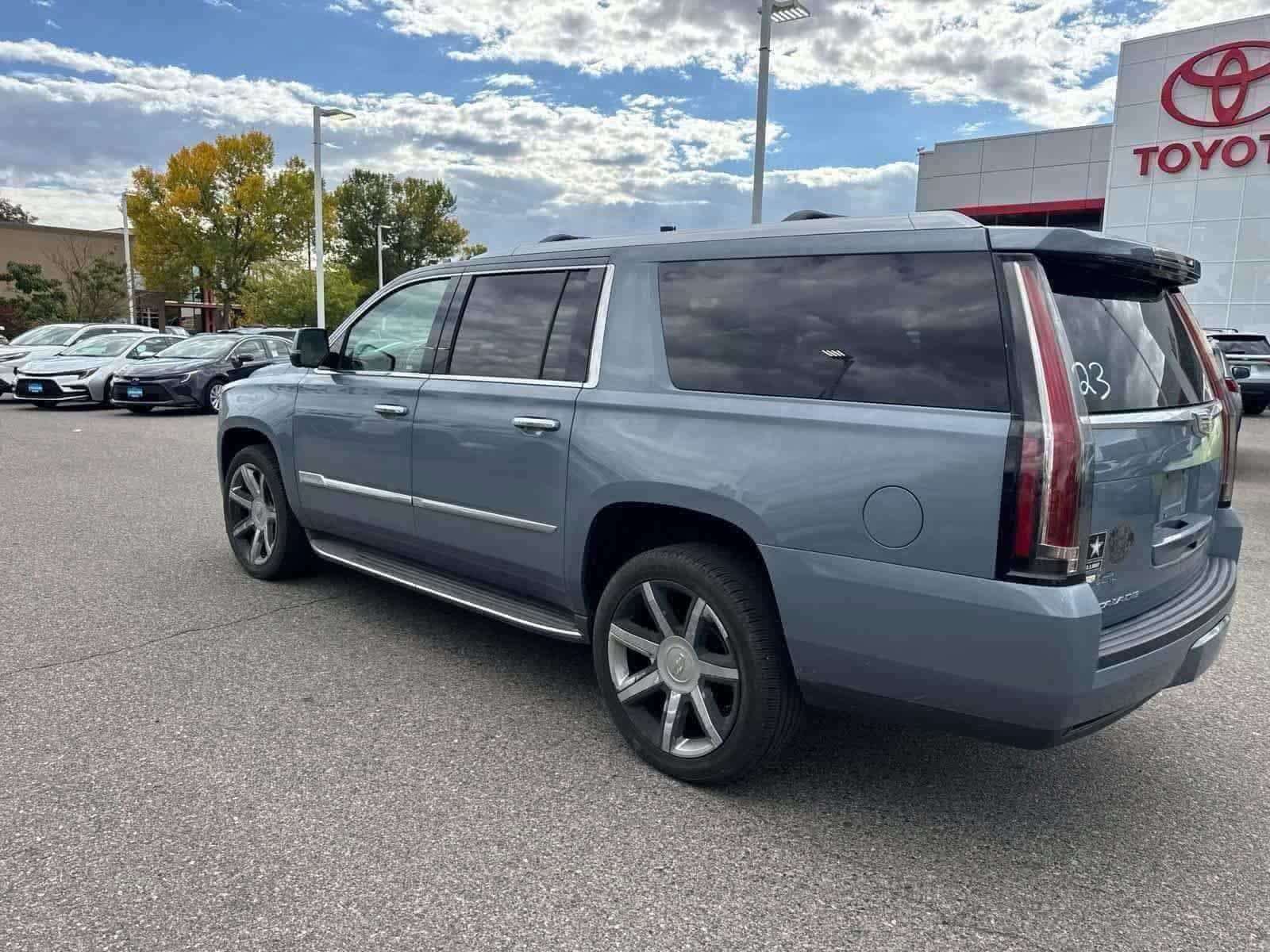 Thumbnail: 2016 Cadillac Escalade - 30