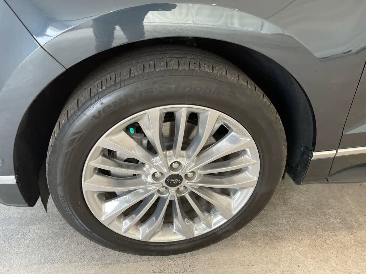 Thumbnail: 2022 Ford Edge - 10