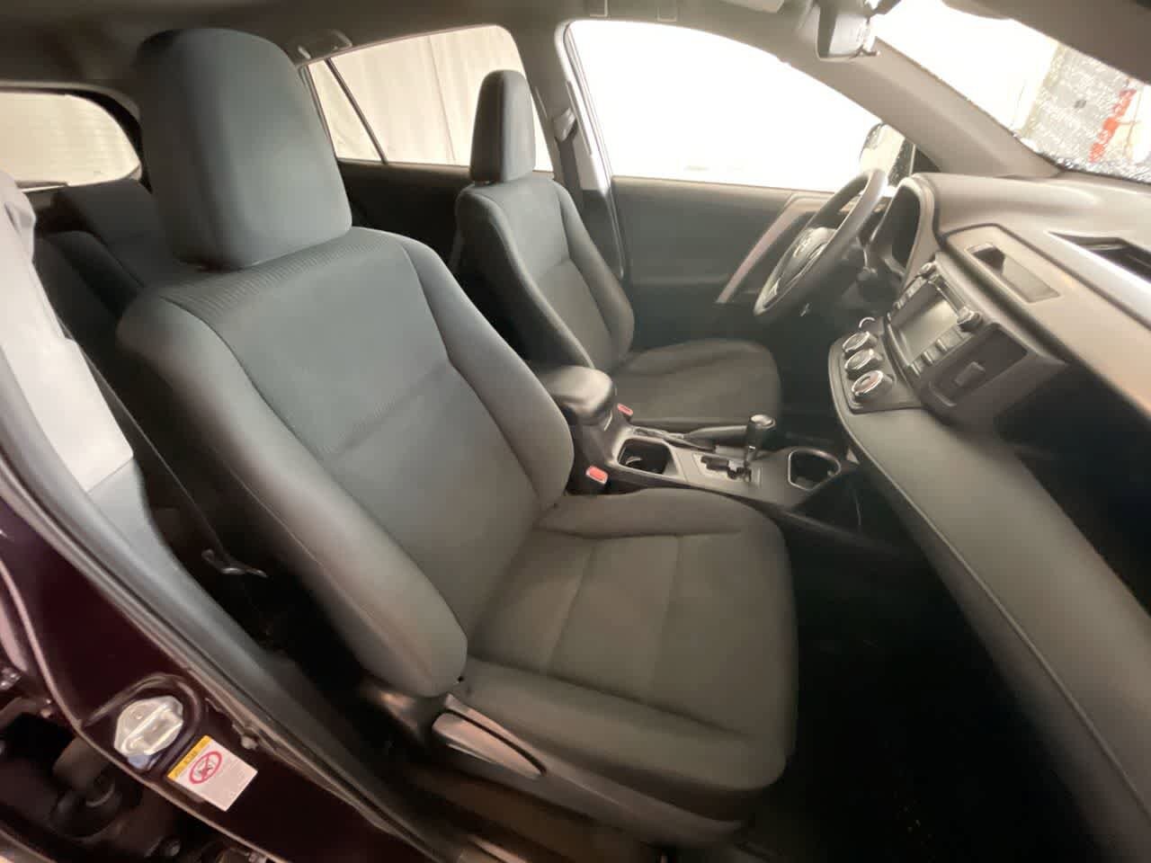 Thumbnail: 2018 Toyota RAV4 - 23