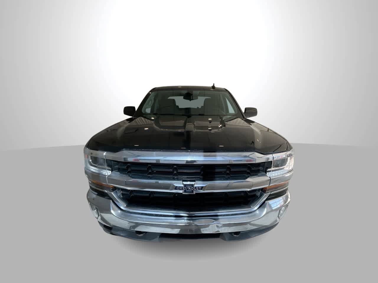 Thumbnail: 2018 Chevrolet Silverado 1500 - 3