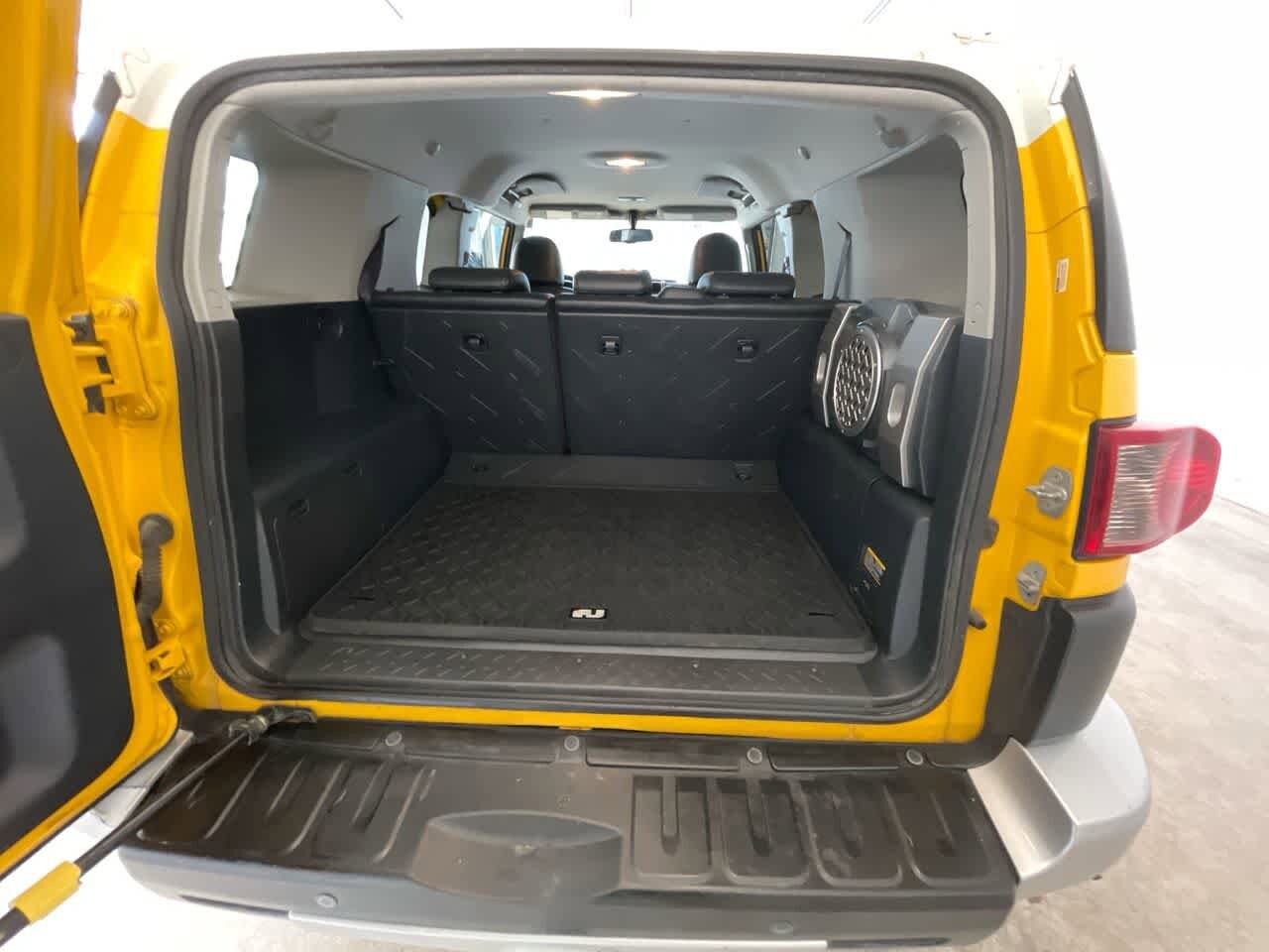 Thumbnail: 2009 Toyota FJ Cruiser - 22