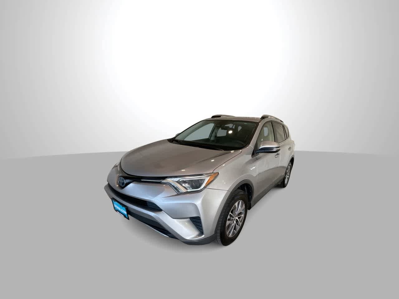 Thumbnail: 2018 Toyota RAV4 - 4