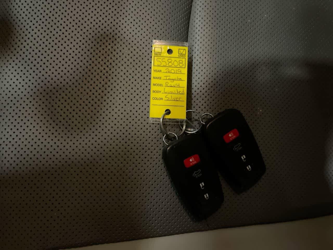 Thumbnail: 2019 Toyota RAV4 - 27