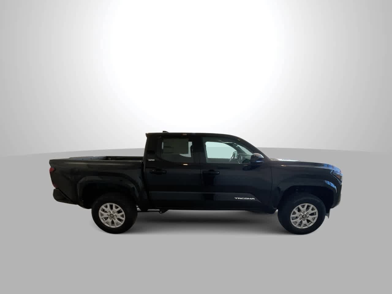 2026 Toyota Tacoma SR5 - Photo 9