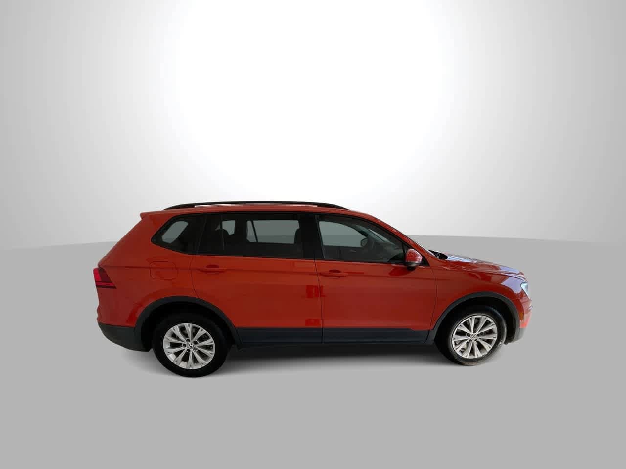 Thumbnail: 2019 Volkswagen Tiguan - 9