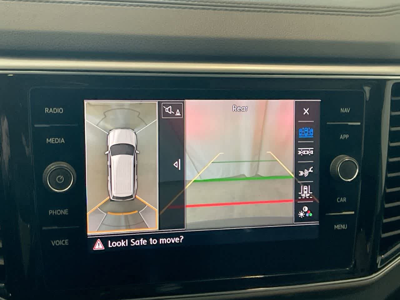 Thumbnail: 2018 Volkswagen Atlas - 17