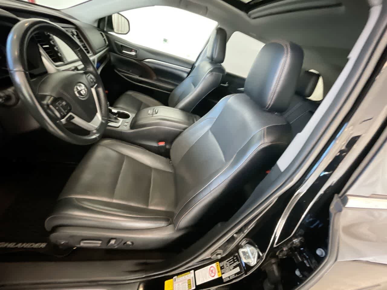 Thumbnail: 2019 Toyota Highlander - 11