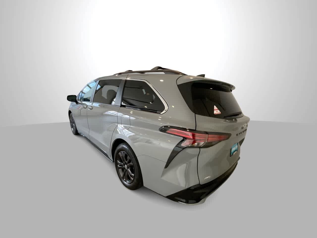 Thumbnail: 2024 Toyota Sienna - 6