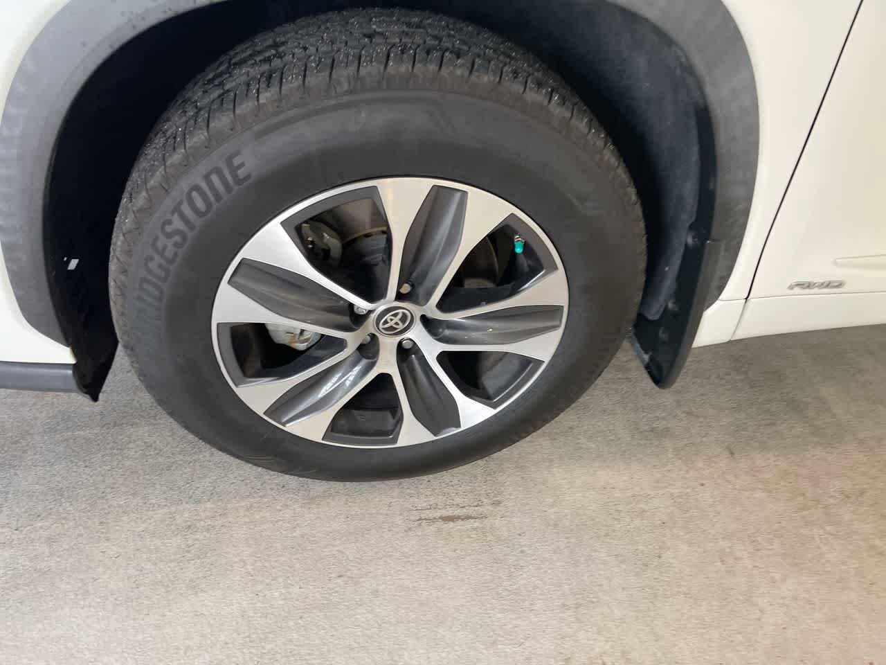 Thumbnail: 2020 Toyota Highlander - 10