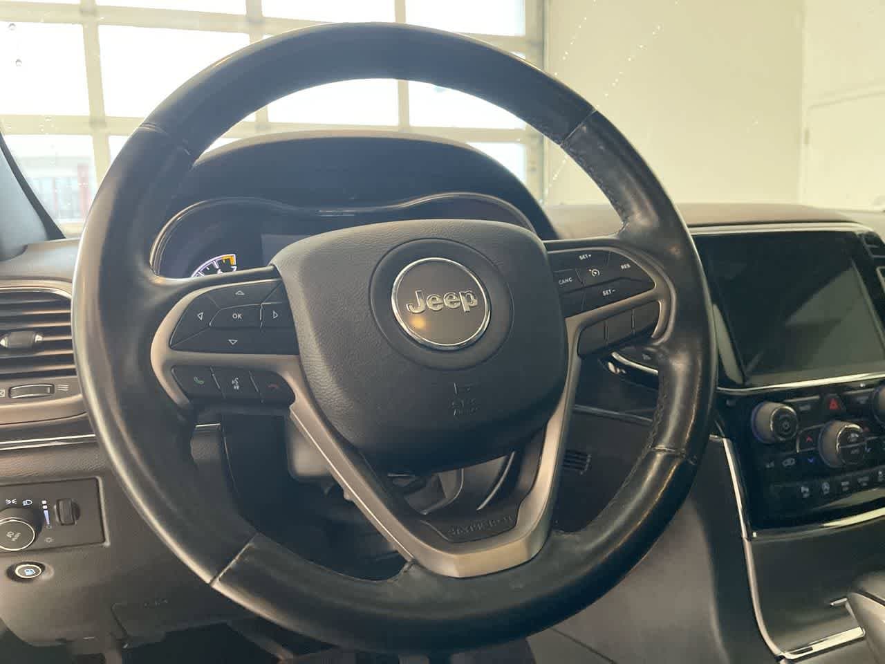 Thumbnail: 2021 Jeep Grand Cherokee - 14