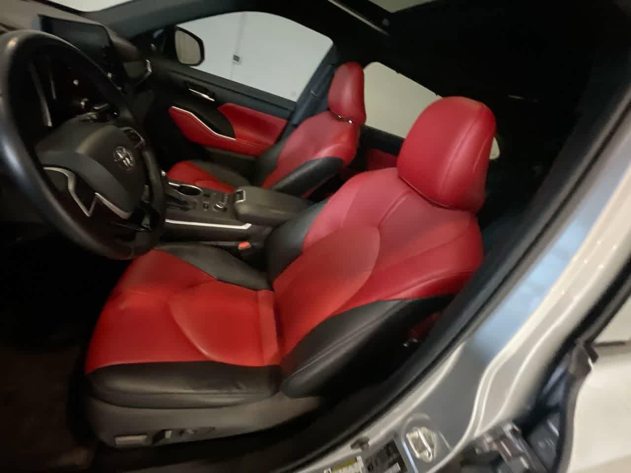 Thumbnail: 2022 Toyota Highlander - 11