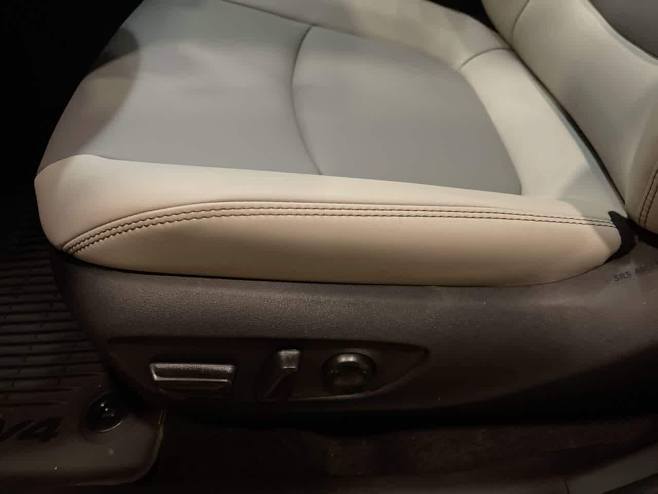 Thumbnail: 2025 Toyota RAV4 - 12