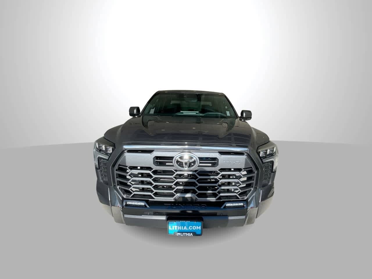 2025 Toyota Tundra Platinum CrewMax photo 3