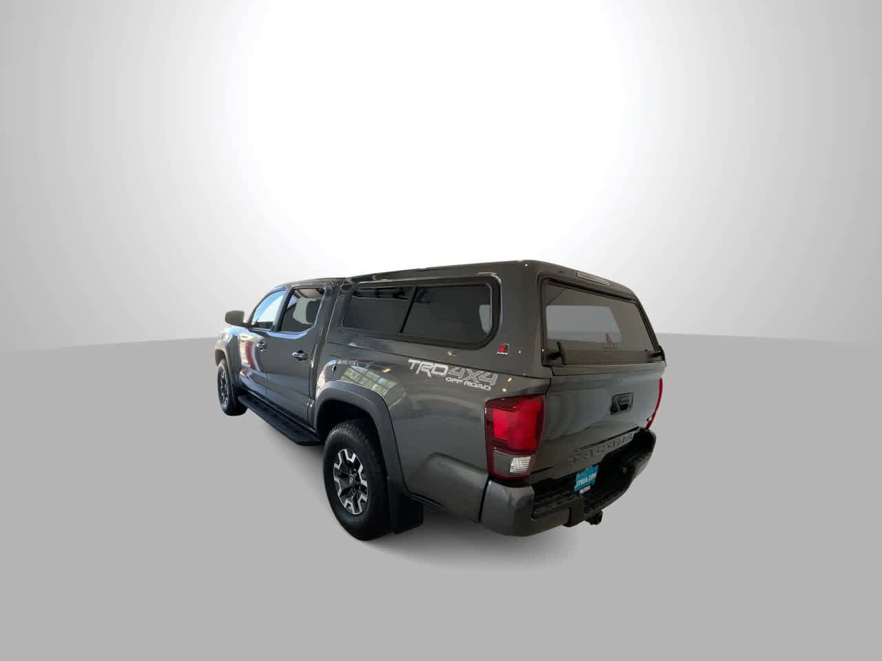 Thumbnail: 2018 Toyota Tacoma - 6