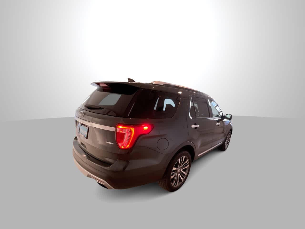 Thumbnail: 2016 Ford Explorer - 8
