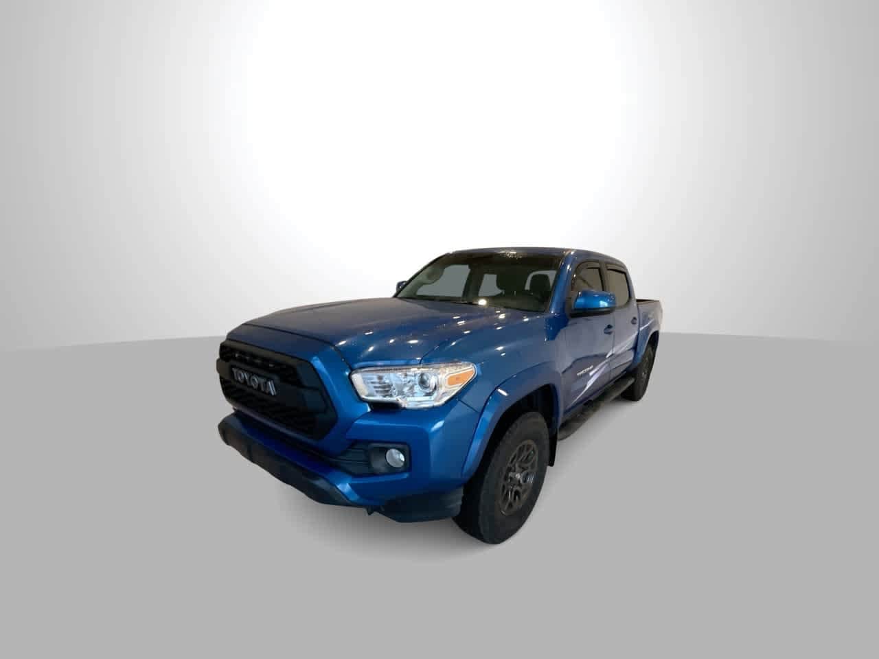 Thumbnail: 2018 Toyota Tacoma - 4