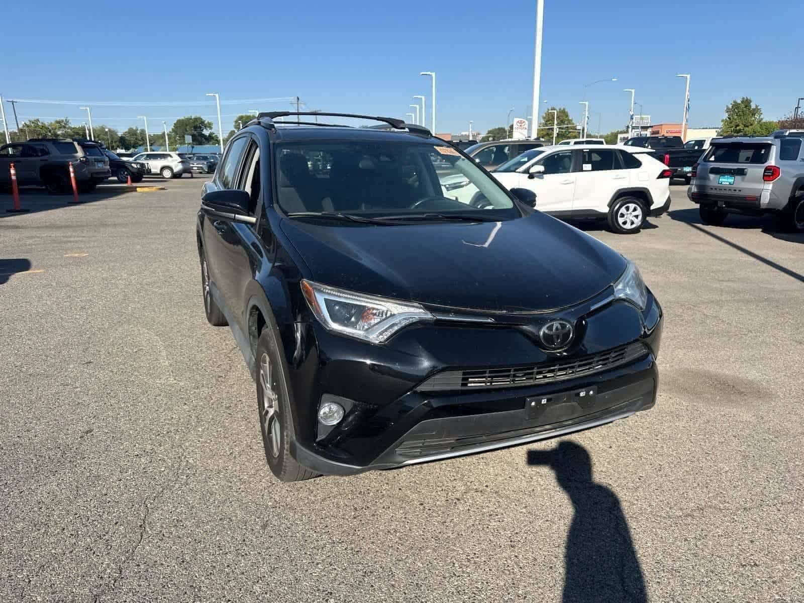 Thumbnail: 2018 Toyota RAV4 - 8