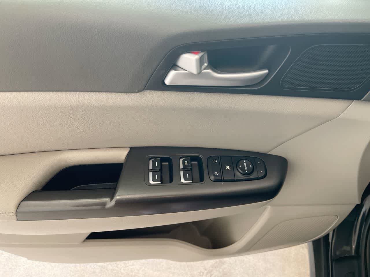 Thumbnail: 2017 Kia Sportage - 13