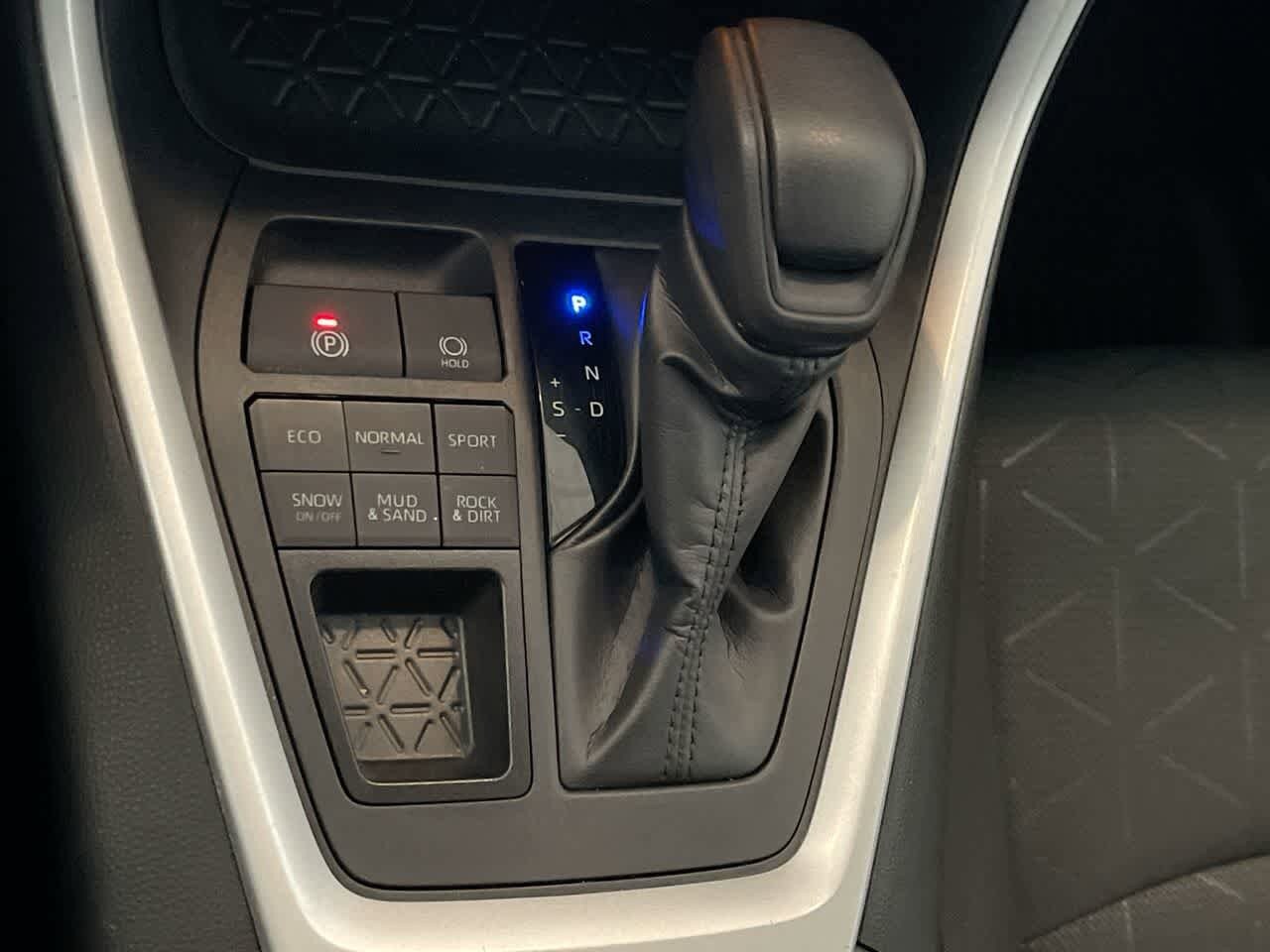 Thumbnail: 2024 Toyota RAV4 - 20