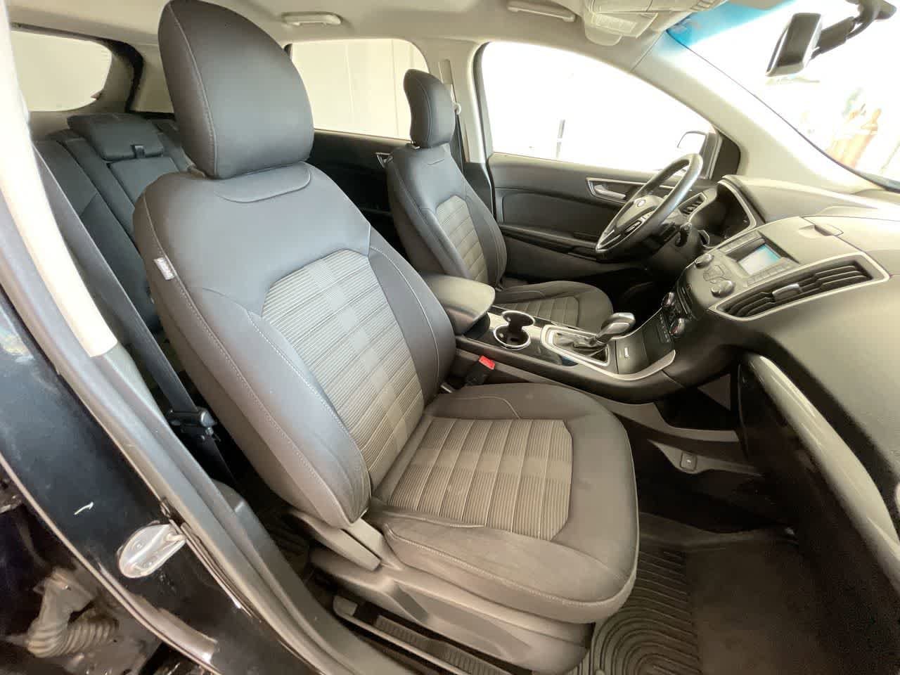 Thumbnail: 2015 Ford Edge - 23