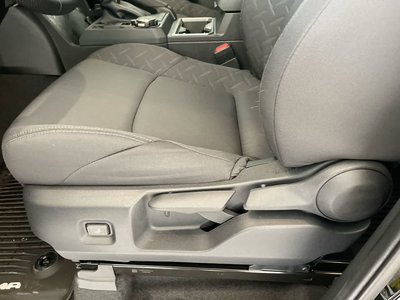 2026 Toyota Tacoma SR5 - Photo 12