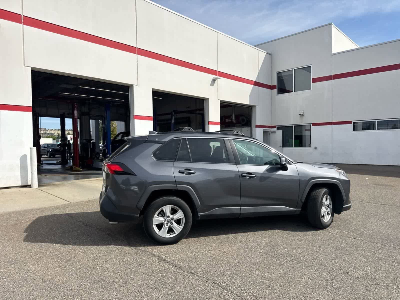 Thumbnail: 2021 Toyota RAV4 - 10