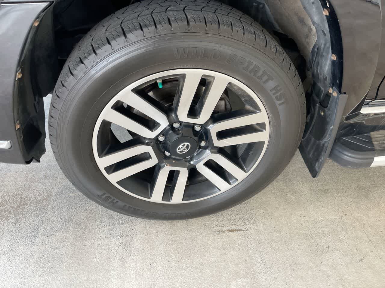 Thumbnail: 2017 Toyota 4Runner - 10