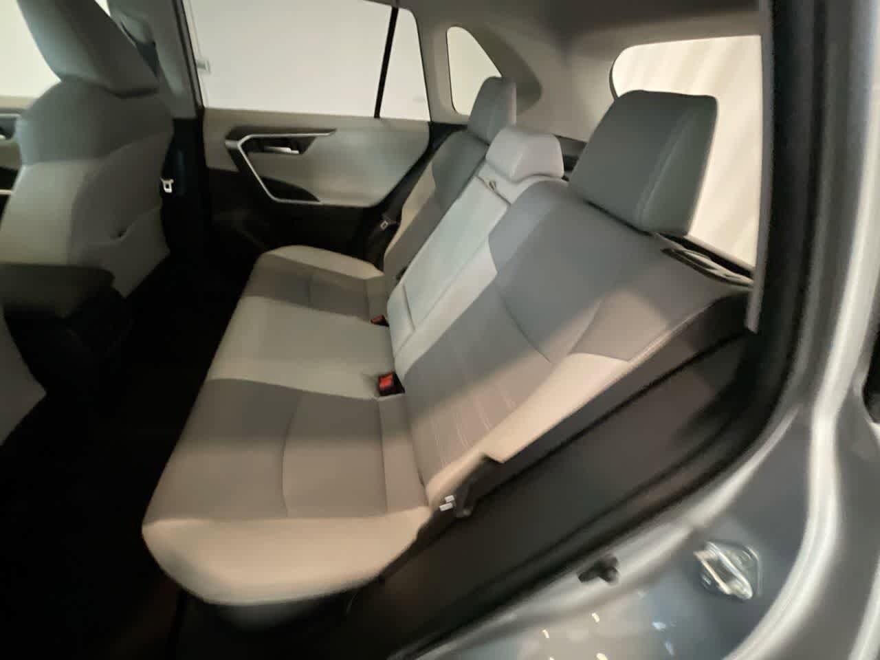 Thumbnail: 2020 Toyota RAV4 - 23