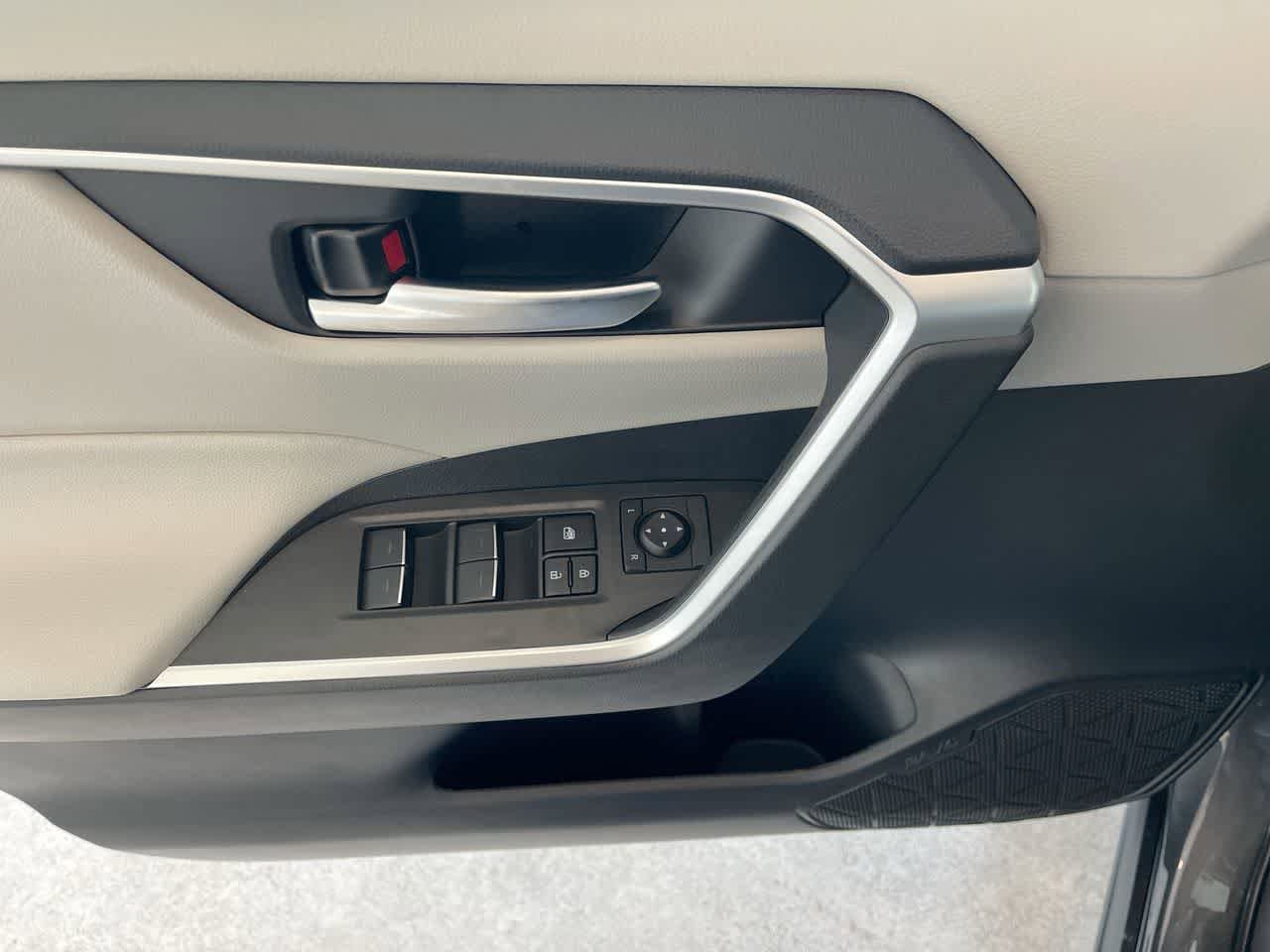 Thumbnail: 2025 Toyota RAV4 - 13