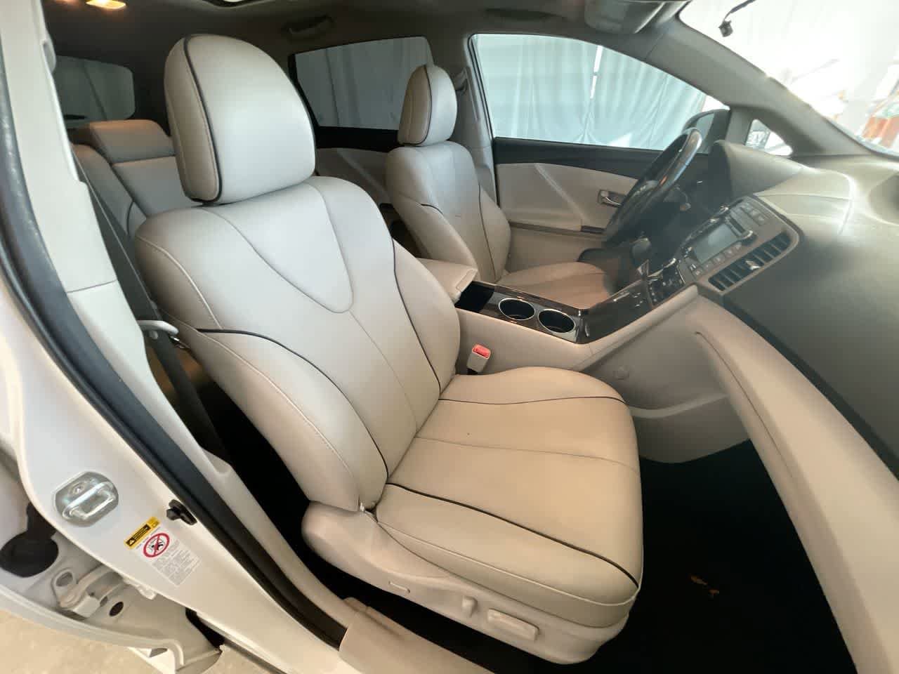 Thumbnail: 2015 Toyota Venza - 25