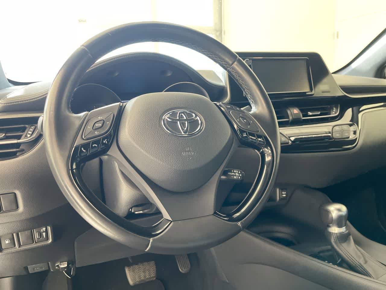 Thumbnail: 2018 Toyota C-HR - 14