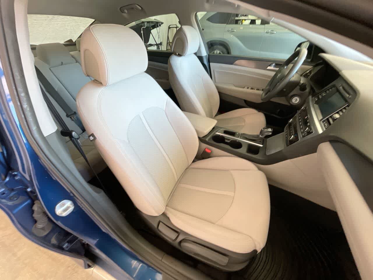 Thumbnail: 2017 Hyundai Sonata - 23