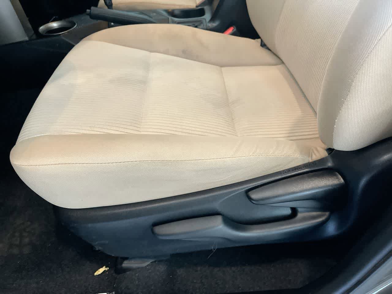 Thumbnail: 2013 Toyota RAV4 - 12