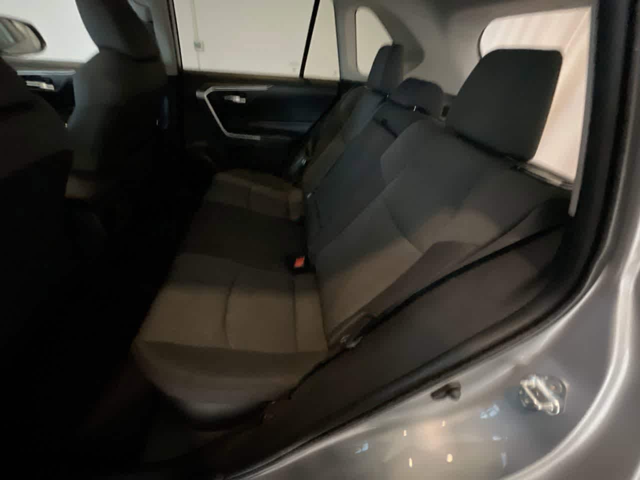 Thumbnail: 2020 Toyota RAV4 - 23