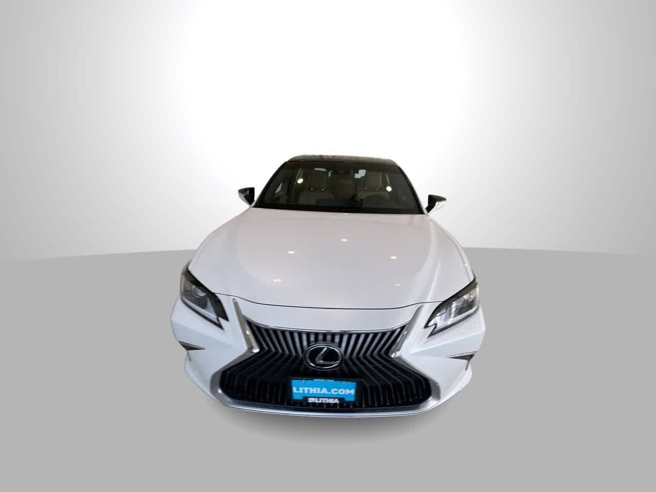 Thumbnail: 2020 Lexus ES - 3