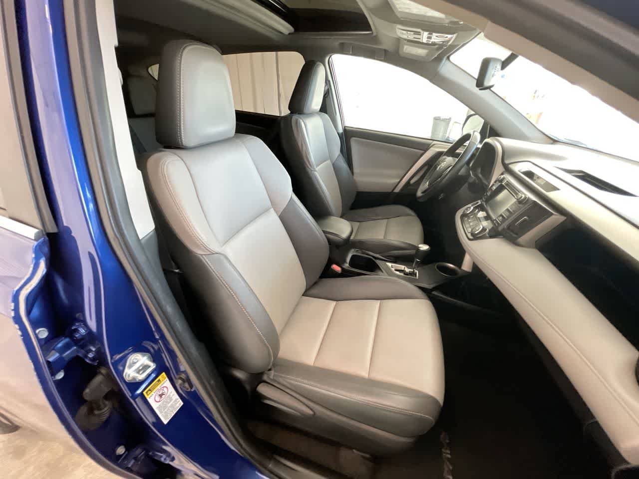 Thumbnail: 2015 Toyota RAV4 - 25