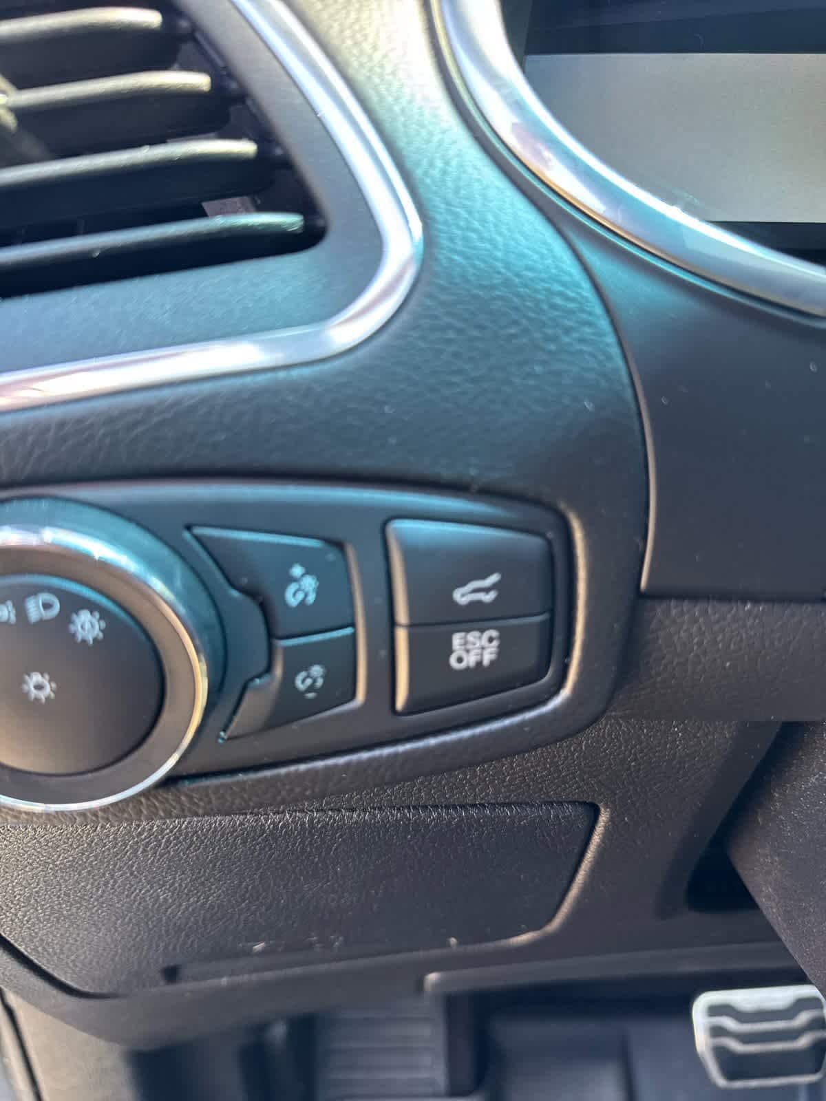 Thumbnail: 2020 Ford Edge - 33