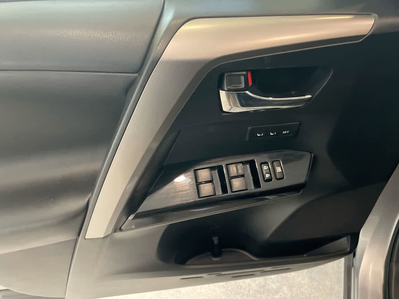 Thumbnail: 2017 Toyota RAV4 - 13