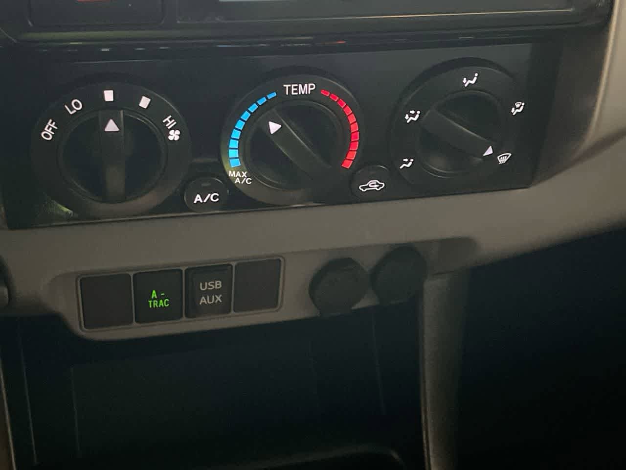 Thumbnail: 2014 Toyota Tacoma - 18