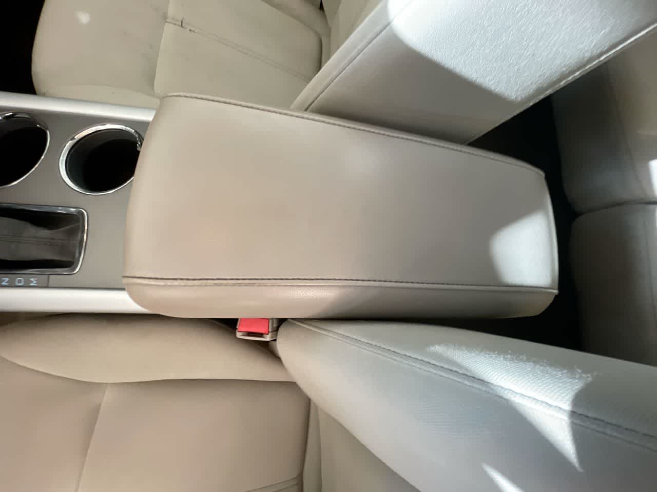 Thumbnail: 2012 Ford Edge - 19