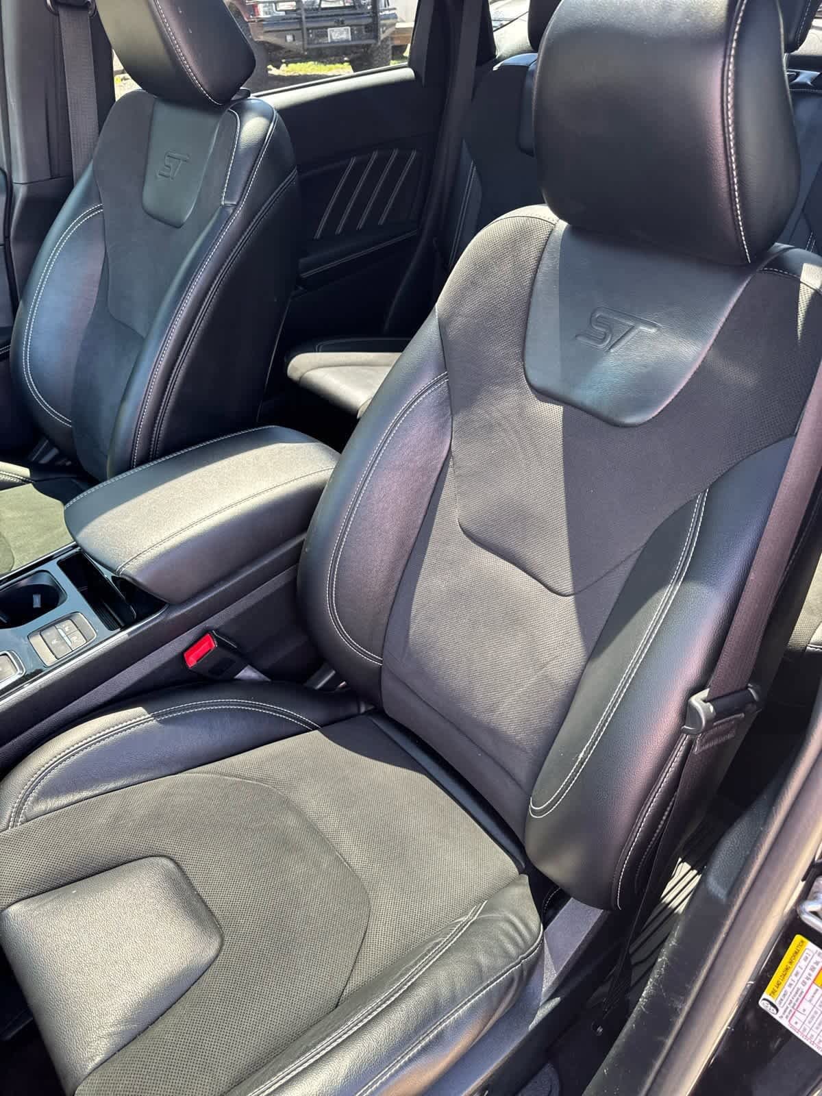 Thumbnail: 2020 Ford Edge - 41